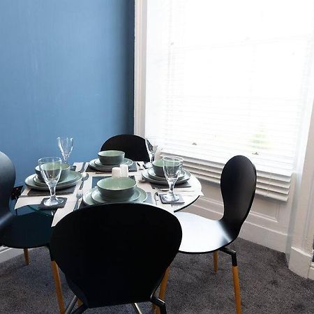 Lavish 2Bed Apartment In The Heart Of バーケンヘッド エクステリア 写真