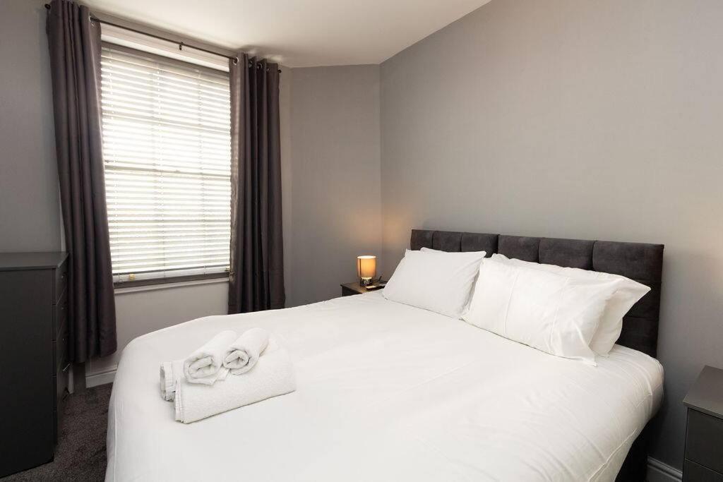 Lavish 2Bed Apartment In The Heart Of バーケンヘッド エクステリア 写真
