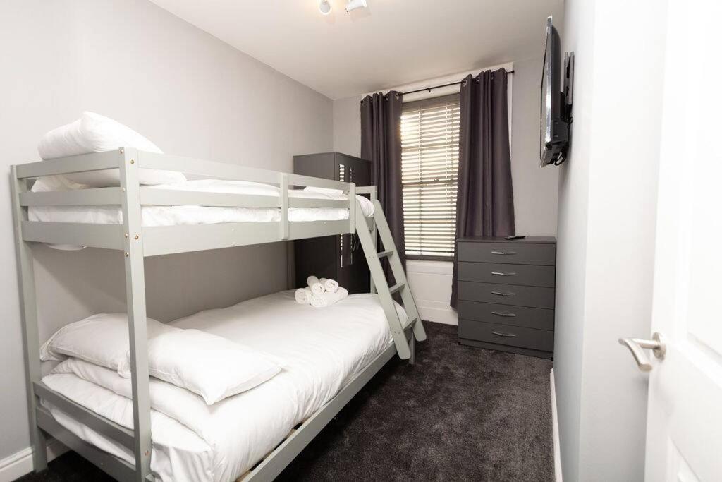 Lavish 2Bed Apartment In The Heart Of バーケンヘッド エクステリア 写真