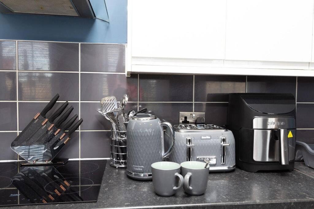 Lavish 2Bed Apartment In The Heart Of バーケンヘッド エクステリア 写真