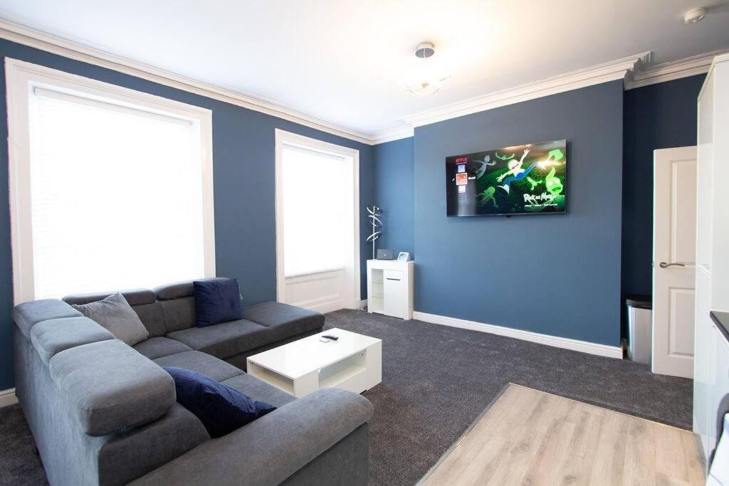 Lavish 2Bed Apartment In The Heart Of バーケンヘッド エクステリア 写真