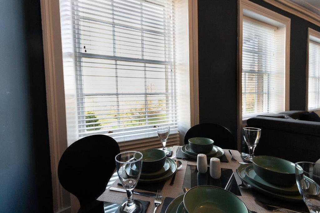 Lavish 2Bed Apartment In The Heart Of バーケンヘッド エクステリア 写真