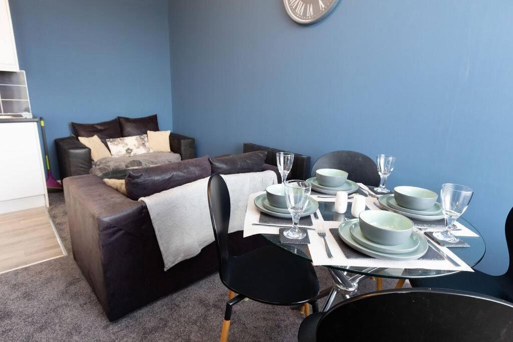 Lavish 2Bed Apartment In The Heart Of バーケンヘッド エクステリア 写真
